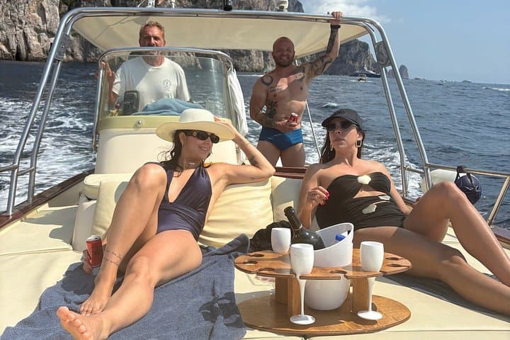 Capri & Positano Private Tour - Premium 28 ft boat — photo 1 of 23