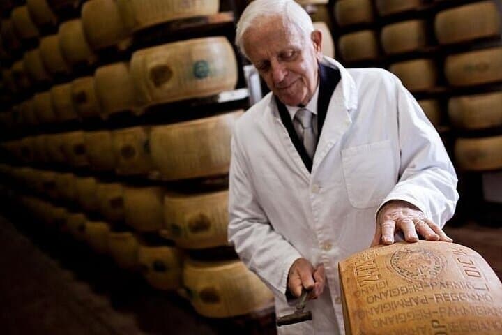 Parma Delights Tour: Parmigiano, Prosciutto & Balsamico — photo 1 of 22