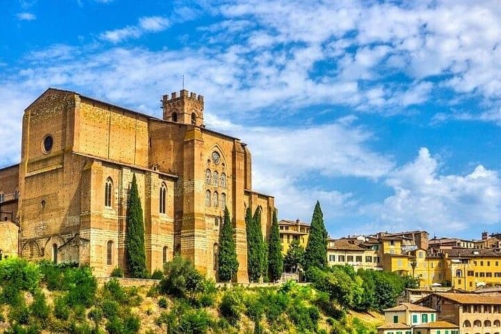 Siena Mysterious Holistic Audio Tour between Legends and Secrets — photo 1 of 19