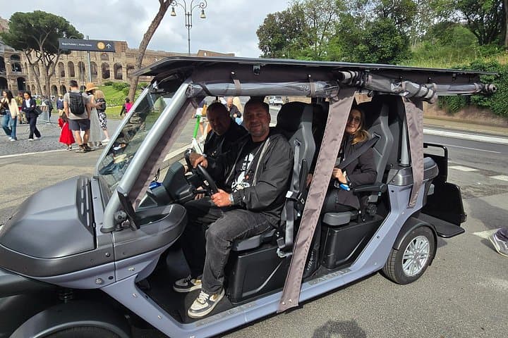 Enjoy Rome with a Golf Cart — photo 1 of 10