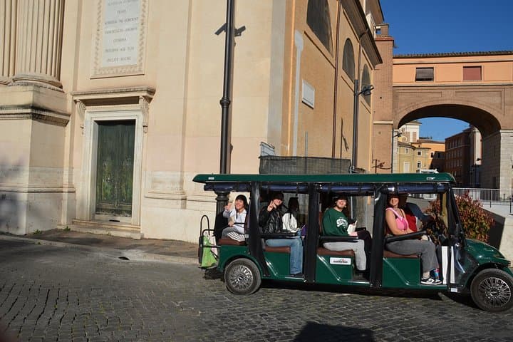 Private Golf Cart Tour of Rome’s Top Attractions — photo 1 of 12
