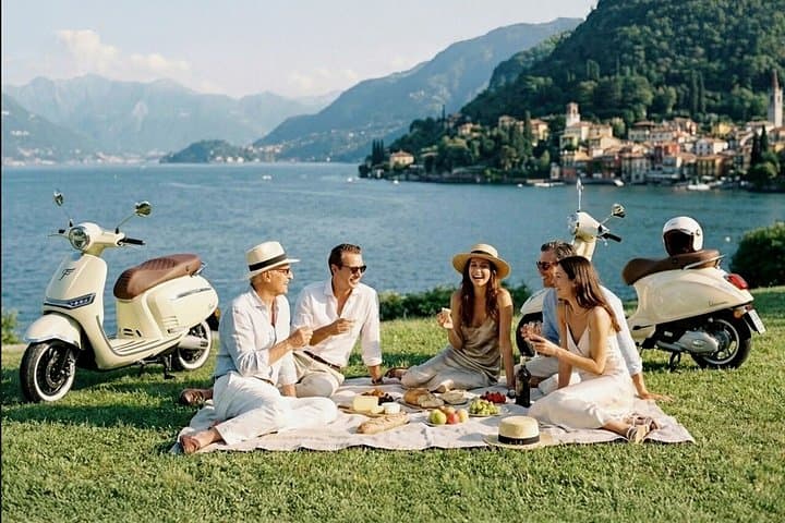 Lake Como: E-Vespa style Guided tour to Bellagio — photo 1 of 18