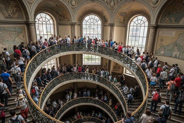 Vatican Museum and Sistine Chapel Skip the Line Live Guide Tour — photo 1 of 12