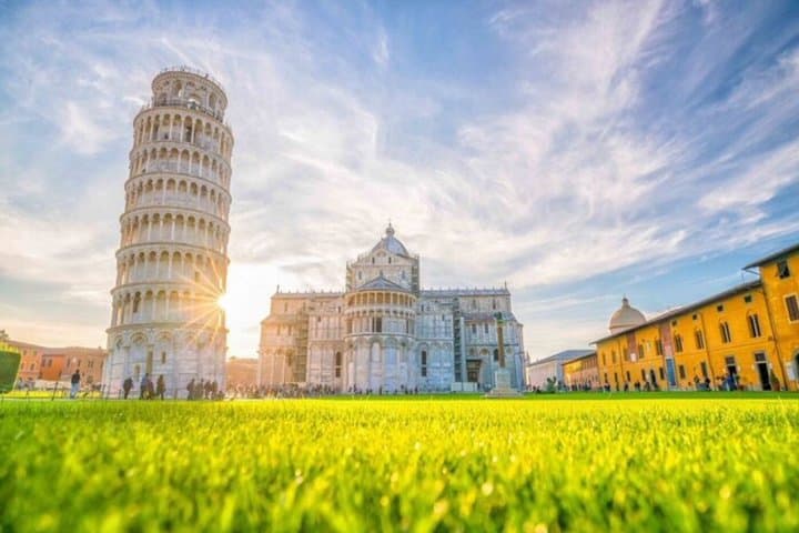 Florence Day Trip: Pisa, San Gimignano and Siena with Lunch — photo 1 of 21
