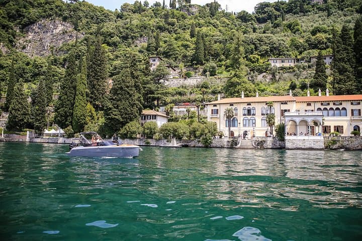 Boat Tour Discover the Villas of Lake Como — photo 1 of 9