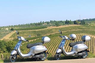 Chianti e-Vespa Self-Drive Tour from Florence with Lunch