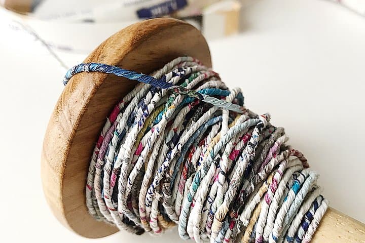 Artisanal Paper Spinning Workshop in Nicotera — photo 1 of 9