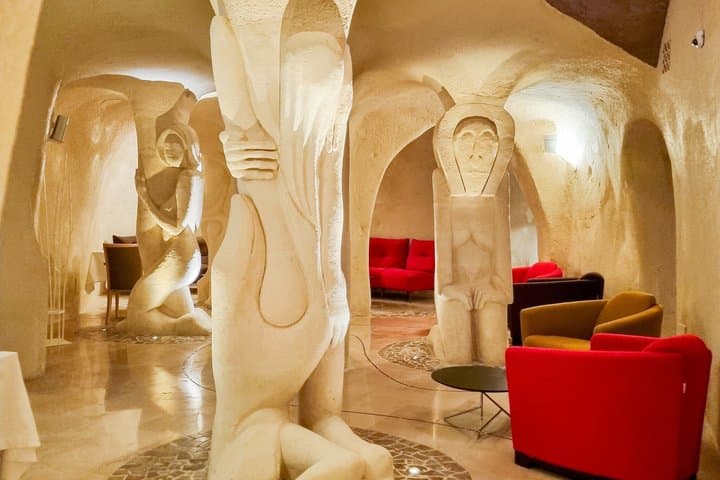 Journey into the Labyrinth between Mythology Art Food and Wine and Tasting — photo 1 of 6