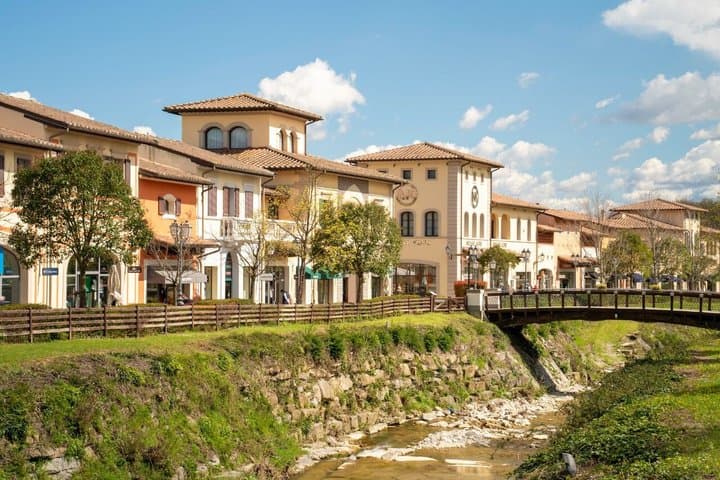 Shuttle Bus to Barberino Designer Outlet from Florence — photo 1 of 7