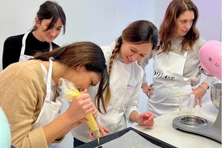 Pastry Making Class in Milan Cakes Tarts and Choux — photo 1 of 7