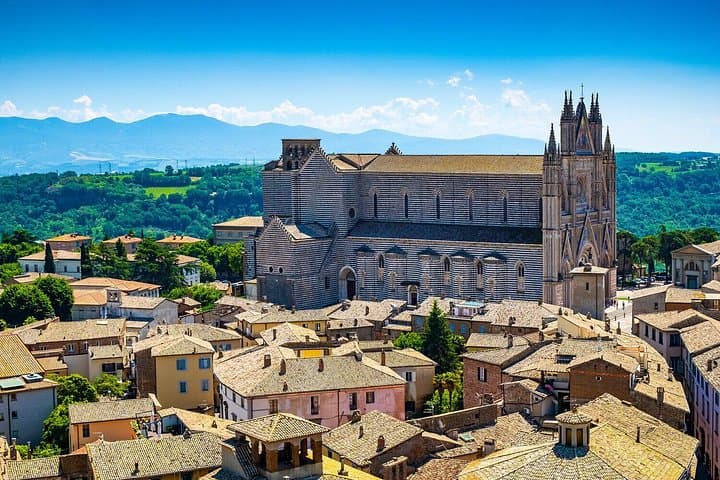 Orvieto Bagsena and Bagnoregio Route of Miracle and Eternity — photo 1 of 12
