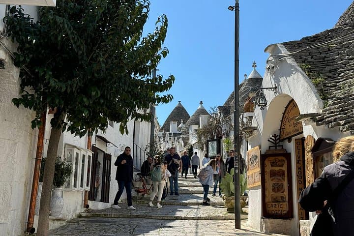 Alberobello by Night from Ostuni with Private Guided Tour — photo 1 of 7