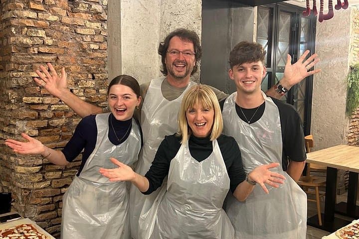 Bari Pizza and Tiramisu Class with Wine and Gelato — photo 1 of 7