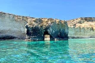 Boat tour of Ortigia Island and sea caves