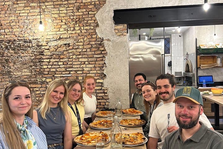 Verona Handmade Pizza and Iconic Dessert Making Class with Wine — photo 1 of 6
