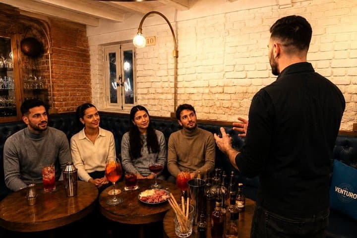 Exclusive Cocktail Class in Milan Navigli District — photo 1 of 5