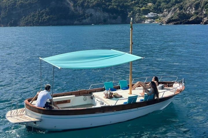 Private boat tour of Ischia and/or Procida — photo 1 of 12