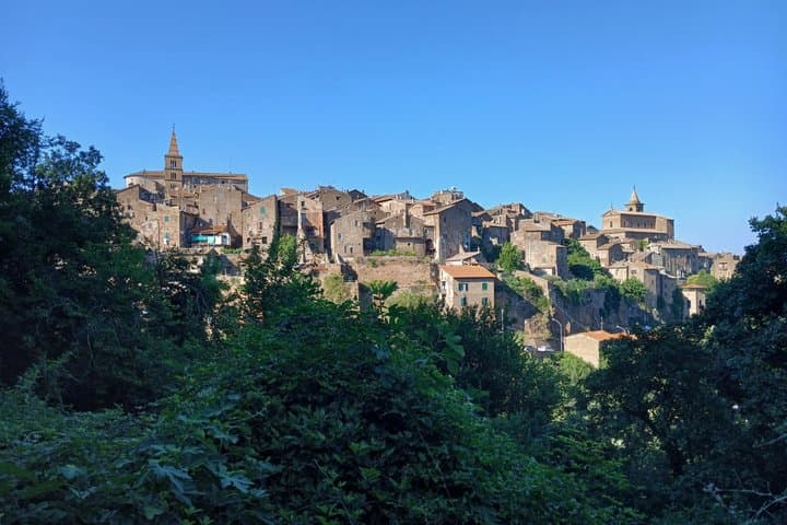 Van Tour: Viterbo, Etruscan Tombs, Volcanic Lakes & Nature — photo 1 of 24