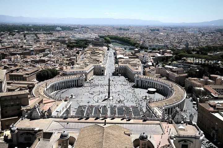 Saint Peter’s Basilica Underground and Dome Climb Private Tour — photo 1 of 18