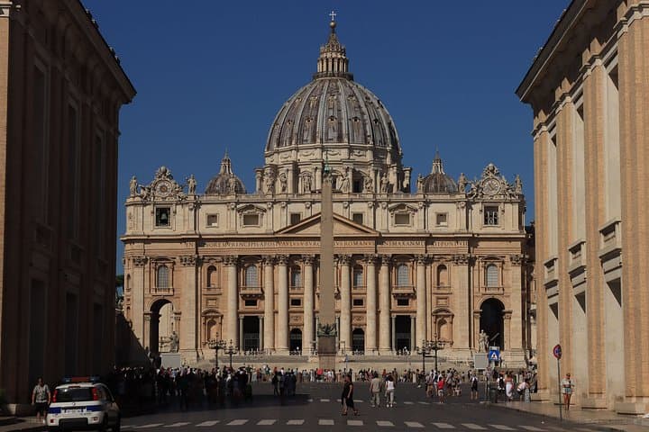 Tour of St Peter Basilica and Papal Tombs and Grottoes — photo 1 of 11