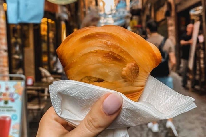 Naples Sfogliatella Tasting in San Gregorio Armeno — photo 1 of 11
