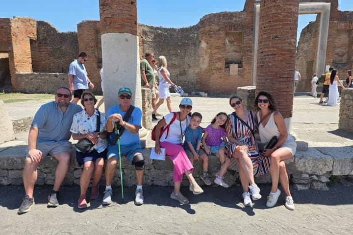 Fast Access Pompeii Tour for Families & Kids with Archaeologist — photo 1 of 7