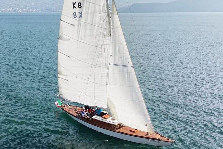 Private Guided Sailing Boat Tour on Lake Como with Aperitif — photo 1 of 14