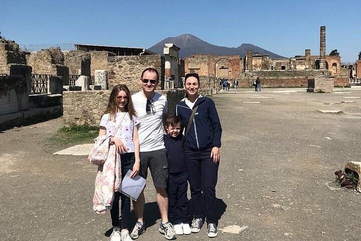 Private Pompeii Family Adventure Tour Through Ancient Ruins — photo 1 of 7