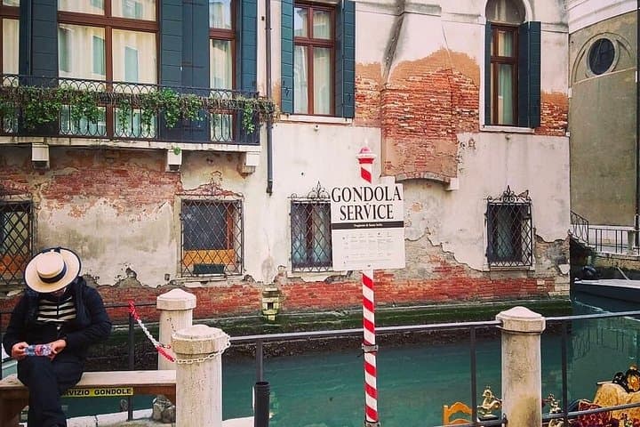 Enjoy A Private Gondola Ride In Venice — photo 1 of 5