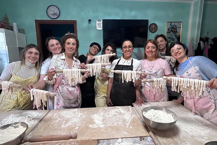 Traditional cooking class with tortellini, gnocchi, tagliatelle — photo 1 of 10