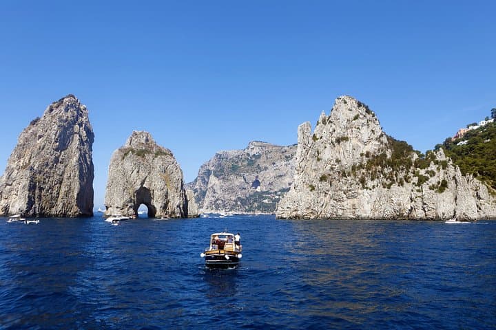 Capri Mini Cruise and City Sightseeing Day Trip from Naples — photo 1 of 23