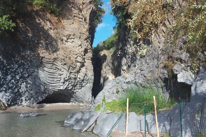 Guided tour of Etna and the Alcantara Gorges with pick-up — photo 1 of 3