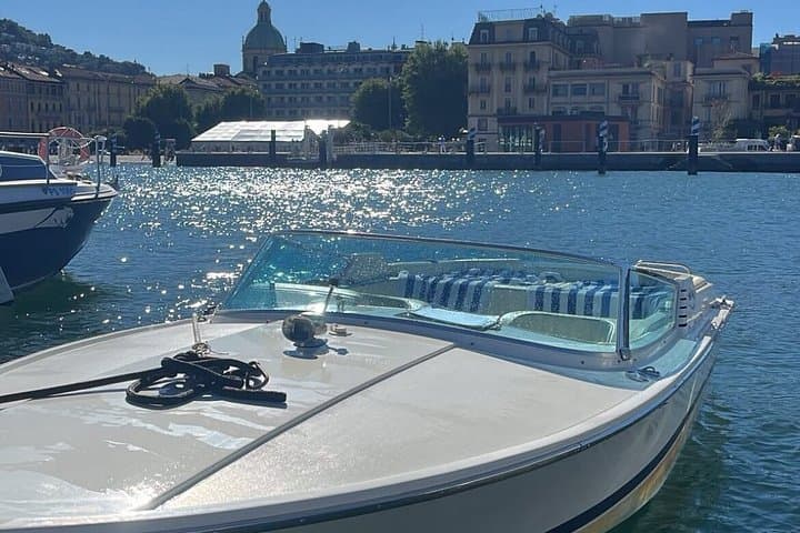 Private tour with Classic Boat of Lake Como — photo 1 of 11