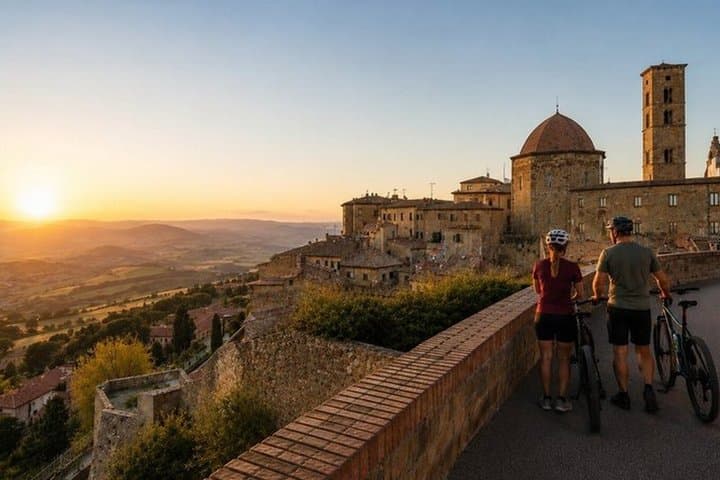 Volterra E-bike Tour Between Hills and Tuscan Villages — photo 1 of 8