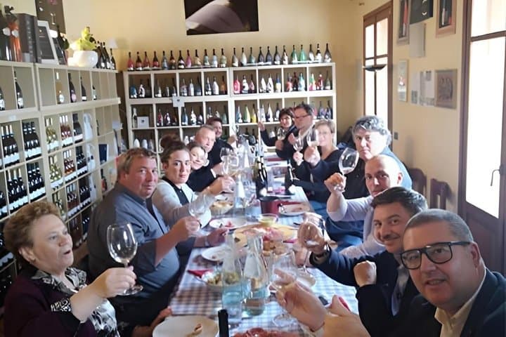Pozzolengo Tasting 3 glasses of wine with cutting board — photo 1 of 8