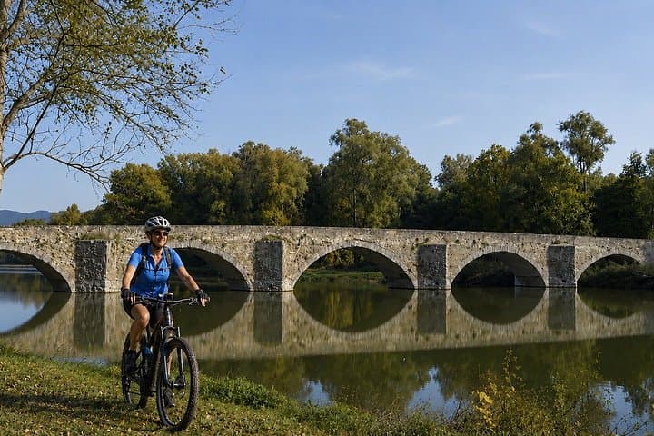 Lucca Electric Bike Tour To The Historic Royal Villa of Marlia — photo 1 of 7