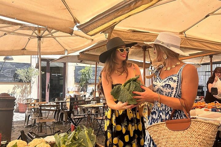 My Dolce Vita Essenza A Stylish and Cinematic Roman Experience — photo 1 of 15