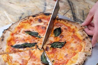 Mozzarella & Pizza Class With a Local Expert in Sorrento