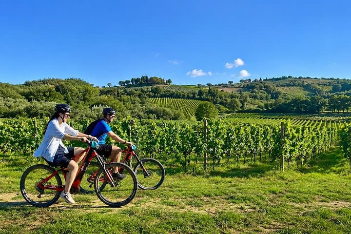 E-Bike Rental in Montepulciano GPS Navigator and Included Routes — photo 1 of 4