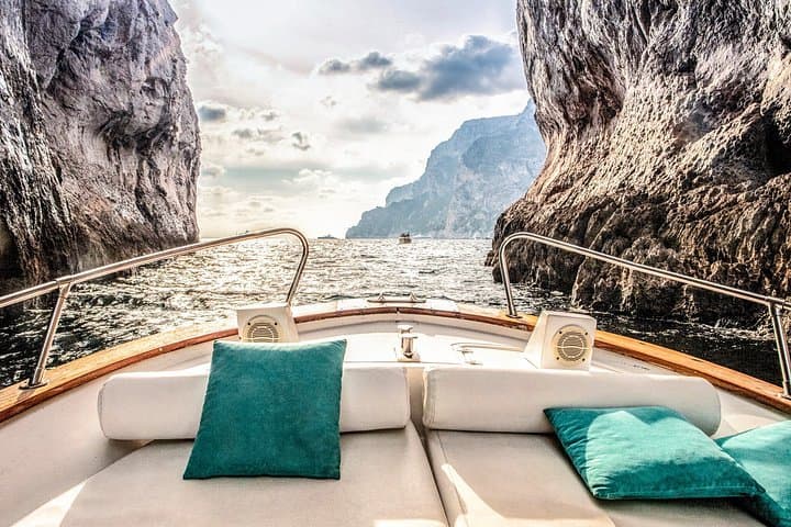 Capri Island Boat Tour with Snorkeling Drinks and Free Time — photo 1 of 9
