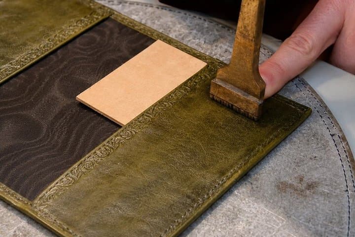 Leather Passport Holder Workshop in Florence Historic Centre — photo 1 of 5