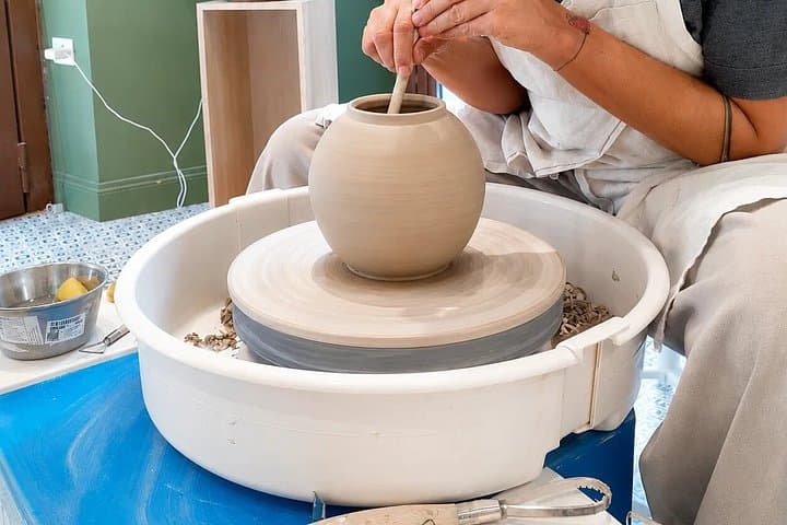 Pottery Wheel Workshop in an Authentic Venice Artisan Studio — photo 1 of 6