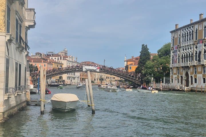 Canals and masterpieces from Dorsoduro to Saint Mark's Square — photo 1 of 5