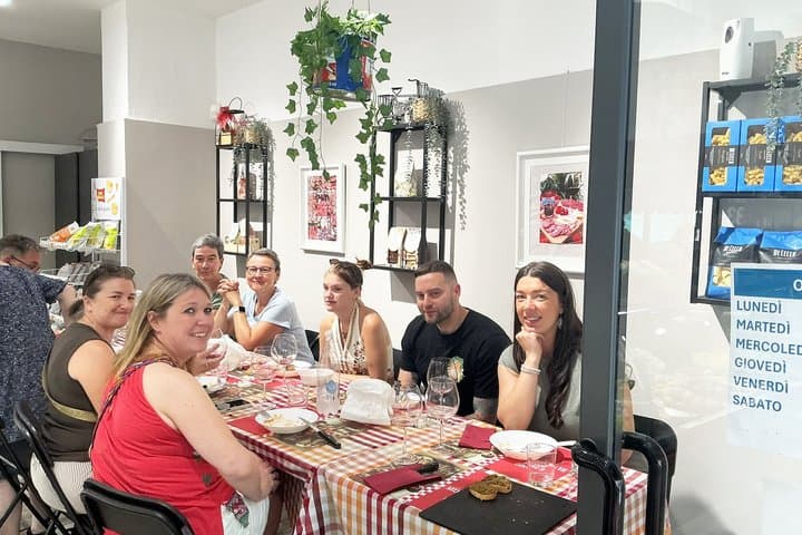 Pisa Gourmet Food and Tuscan Wine Tasting Tour — photo 1 of 9
