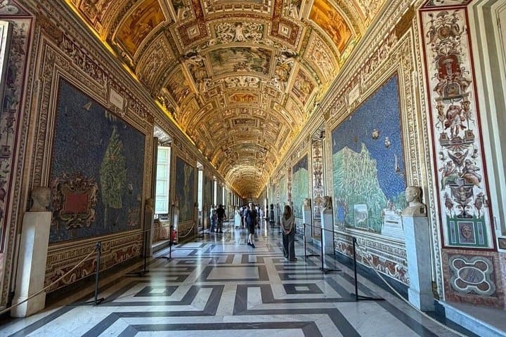 Vatican Museum Sistine Chapel Guided Tour with Basilica Access — photo 1 of 22