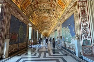 Vatican Museum Sistine Chapel Guided Tour with Basilica Access