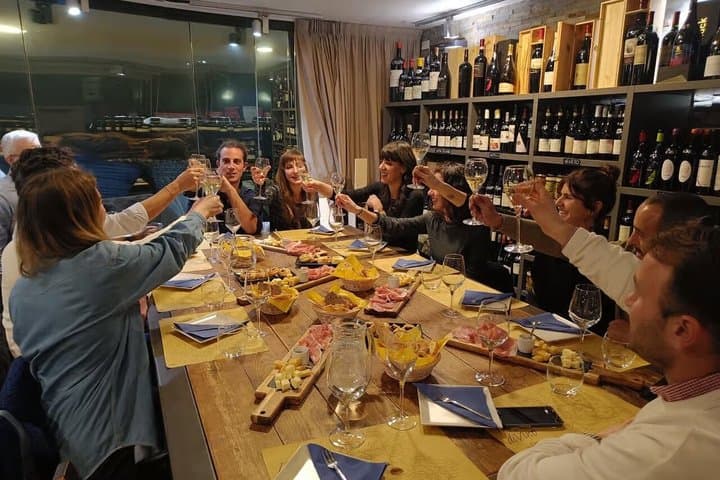 Wine Tasting with Sommelier and Local Food at Lake Como — photo 1 of 21