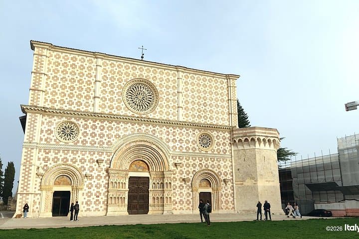 L'Aquila Private Walking Tour History Art and Architecture — photo 1 of 14