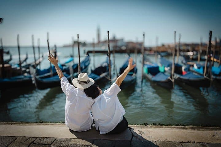 Cinematic Photoshoot in Venice: St. Mark's & Hidden Gems — photo 1 of 35