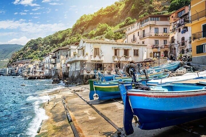 Scylla Myth Castle Ruffo and Village of Chianalea — photo 1 of 6